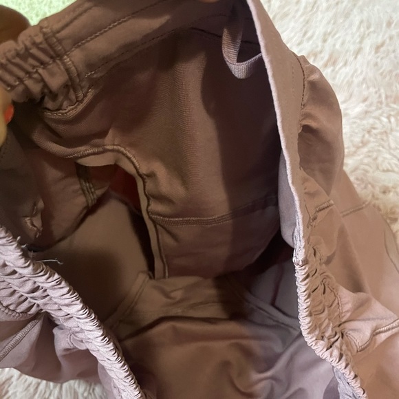 Lululemon hotty hot shorts - Picture 4 of 8